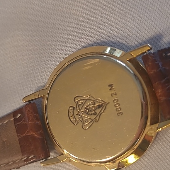 Authentic  GUCCI Gold Watch - Picture 3 of 3